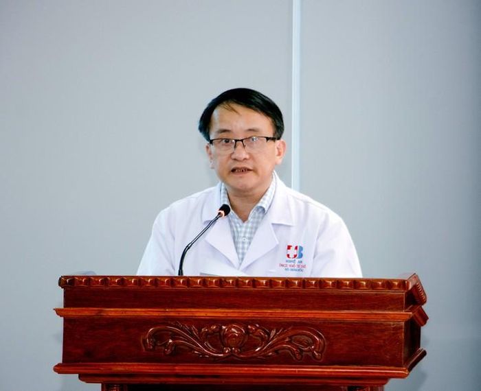 DSCKII Ngô Trí Diễm, Phó Giám đốc Bệnh viện Ung bướu Nghệ An phát biểu tại buổi lễ.