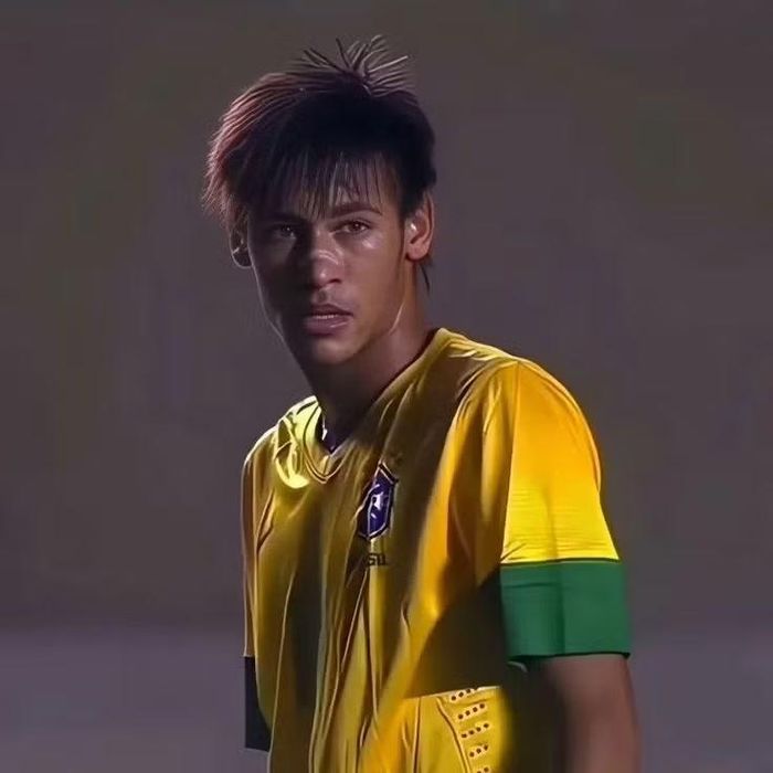 Nhan sắc của Neymar thời thiếu niên gây sốt trở lại.