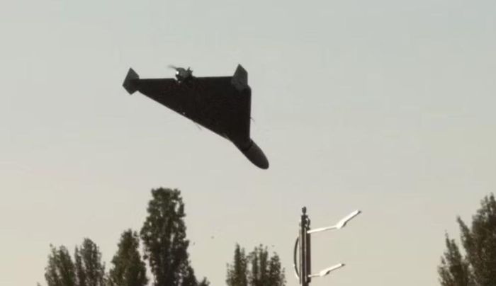 Lực lượng Iran cùng ngày triển khai UAV tấn công khu vực bố trí tiêm kích tại căn cứ Muwaffaq Al-Salti ở Jordan.