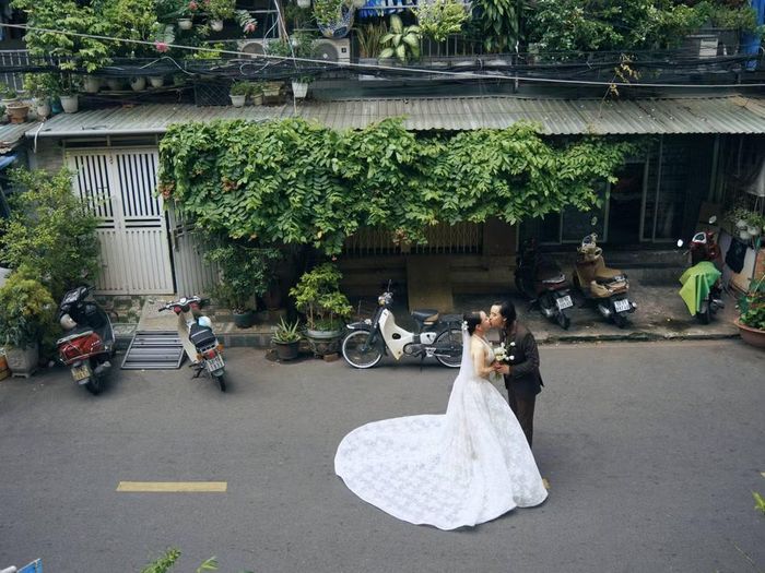 Với Việt Hương, mỗi thành công đều có sự hiện diện của gia đình phía sau. Hai mươi năm hôn nhân là một hành trình đủ dài để chứng minh giá trị của sự kiên định và yêu thương