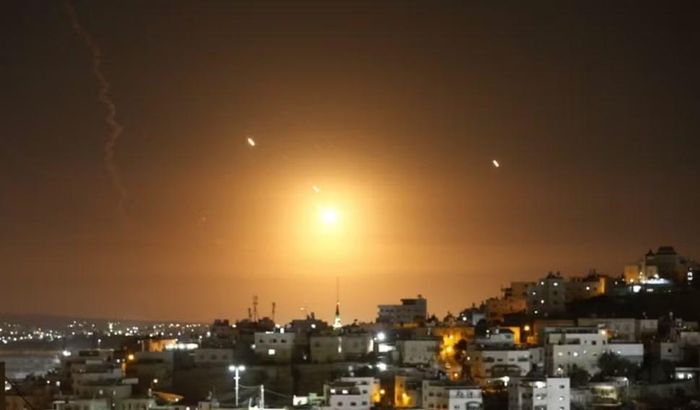 Phân tích cũng cho thấy tỷ lệ tên lửa Iran xuyên thủng lưới phòng không Israel tăng dần trong 8 ngày đầu xung đột, từ mức 2-2,5% lên 16% vào ngày 19/6/2025.
