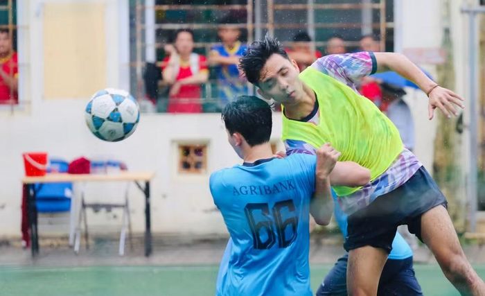 Các đội bóng sôi nổi tranh tài, với nhiều pha bóng pha, bàn thắng đẹp mắt