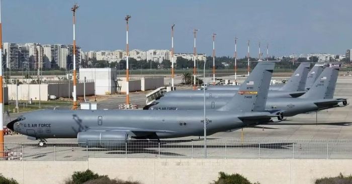 Hai sân bay Haifa và Ramon chỉ đảm nhận một phần rất nhỏ lưu lượng hàng không dân dụng, trong khi Ben Gurion chỉ có thể bố trí khoảng 20 máy bay tiếp dầu Mỹ mà không gây ảnh hưởng đáng kể đến các chuyến bay thương mại.