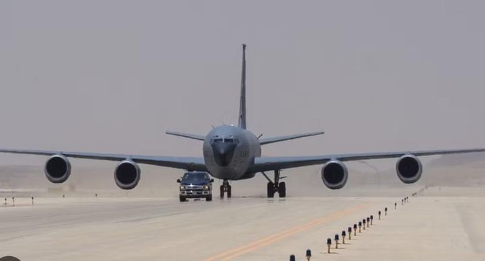 Ben Gurion là sân bay quốc tế lớn nhất và nhộn nhịp nhất của Israel, có công suất khoảng 25 triệu lượt hành khách mỗi năm.
