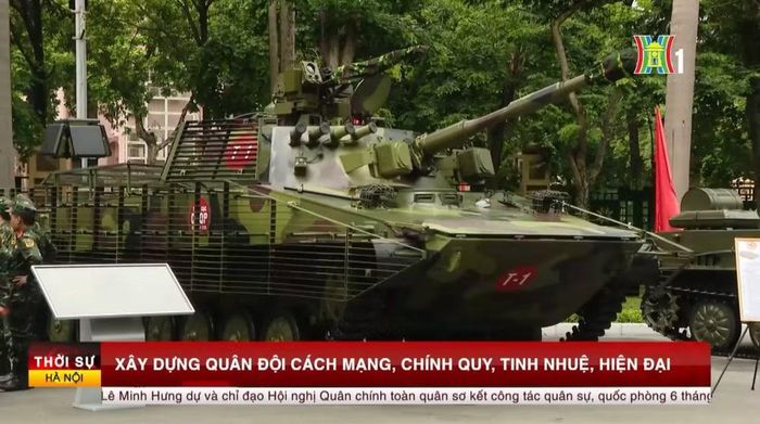 Không chỉ riêng trang Rossiyskaya Gazeta, ấn phẩm Vestnik Mordovia của Nga đưa ra nhận xét xe tăng hạng nhẹ T-1 của Việt Nam được trang bị hệ thống điều khiển hỏa lực tiên tiến, tương tự loại lắp đặt trên xe tăng chiến đấu chủ lực T-90S.