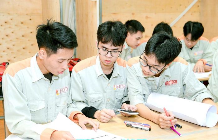 Sinh viên Trường Cao đẳng nghề Bách khoa Hà Nội. Ảnh: HACTECH
