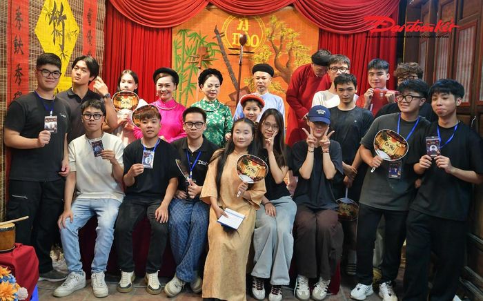Ngày nay, nhiều nhóm sinh viên hiện lựa chọn ca trù làm đề tài nghiên cứu và truyền thông. Các nghệ nhân luôn sẵn sàng đồng hành thông qua hoạt động biểu diễn, trải nghiệm và truyền dạy để lan tỏa giá trị của di sản.