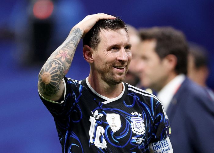 Messi rực sáng trước tuyển Anh. Ảnh: Reuters.
