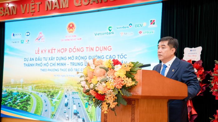 Ông Hồ Minh Hoàng - Chủ tịch HĐQT Tập đoàn Đèo Cả cam kết sử dụng nguồn vốn tín dụng đúng mục đích. Ảnh: Đèo Cả.