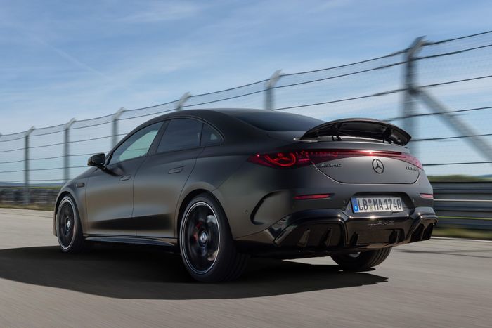 Mức giá của Mercedes-AMG CLA 45 4MATIC+ thế hệ mới chưa được tiết lộ. Trước đây, Mercedes-AMG CLA 45 4MATIC+ và CLA 45 S 4MATIC+ phiên bản động cơ đốt trong có giá từ 60.095 Euro và 65.688 Euro vào năm 2019.