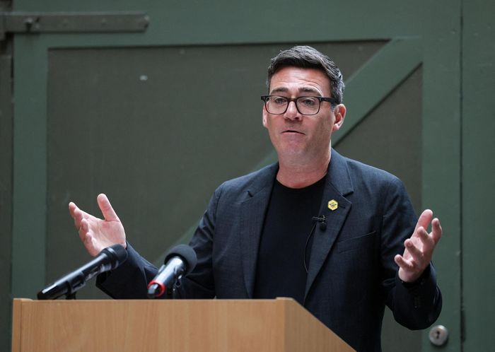 Ông Burnham phát biểu tại Bảo tàng Lịch sử Nhân dân ở Manchester ngày 29/6. Ảnh: Reuters.