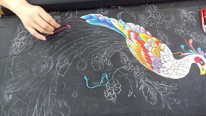 Mỗi bức tranh thêu qua bàn tay tài hoa của nghệ nhân Văn Lâm đều rất có hồn, sống động như khung cảnh ngoài đời thực