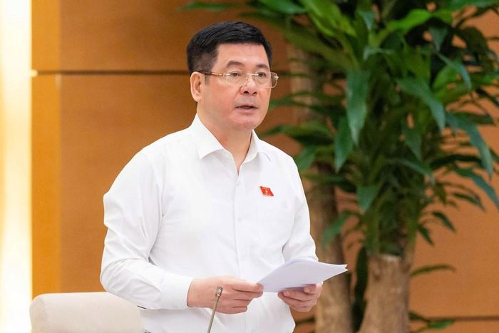 Phó Chủ tịch Quốc hội Nguyễn Hồng Diên điều hành nội dung thảo luận