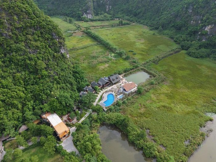 Những vi phạm về đất đai, trật tự xây dựng tràn lan, ngang nhiên hoạt động lưu trú khi không đủ điều kiện sẽ tạo hệ lụy không hề nhỏ lên Di sản Tràng An
