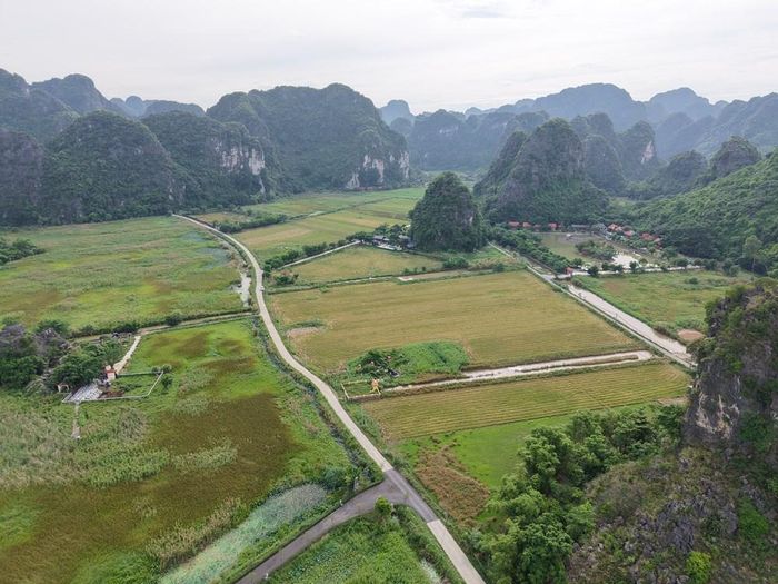Chỉ một góc nhỏ ở Khê Thượng (Ninh Xuân cũ) nhưng nhiều khu vực chân núi đã bị lấn chiếm làm homestay, cơ sở lưu trú