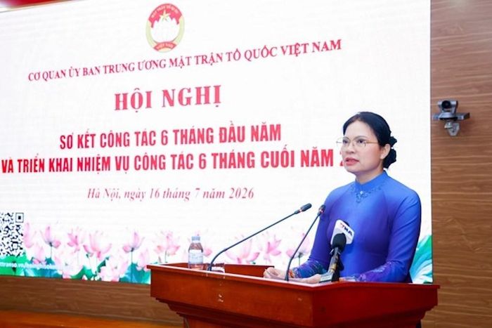 Phó Chủ tịch - Tổng Thư ký Hà Thị Nga phát biểu tại hội nghị