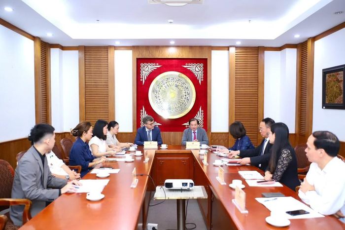 Cuộc họp giữa Bộ VHTT&amp;DL và Văn phòng UNESCO tại Việt Nam về Đề án Thành phố Nhiếp ảnh Việt Nam vào sáng 8/7. Ảnh: bvhttdl