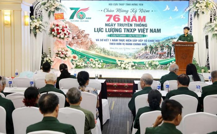 Hội Cựu Thanh niên xung phong tỉnh Hưng Yên ôn lại truyền thống vẻ vang của lực lượng Thanh niên xung phong trong dịp kỷ niệm 76 năm Ngày truyền thống (15/7/1950 - 15/7/2026). Ảnh: Thế Duyệt – TTXVN