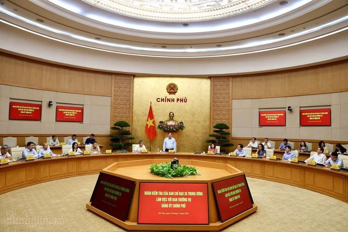 Đồng chí Phạm Gia Túc, Ủy viên Bộ Chính trị, Phó Bí thư Thường trực Đảng ủy Chính phủ, Phó Thủ tướng Thường trực, Phó Trưởng Ban Chỉ đạo Bảo vệ nền tảng tư tưởng của Đảng, đấu tranh phản bác các quan điểm sai trái, thù địch (Ban Chỉ đạo 35) Trung ương, Trưởng Ban Chỉ đạo 35 Đảng ủy Chính phủ dự cuộc làm việc của Đoàn kiểm tra Ban Chỉ đạo 35 Trung ương với Ban Thường vụ Đảng ủy Chính phủ - Ảnh: VGP/Phương Nguyên