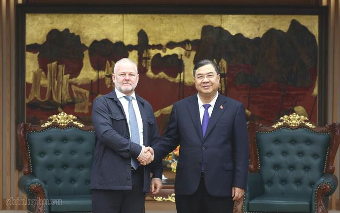 Phó Thủ tướng Thường trực Phạm Gia Túc tiếp xã giao ông Machekhin Sergey, Phó Tổng Giám đốc Tập đoàn năng lượng RusHydro (Nga) - Ảnh: VGP/Phương Nguyên