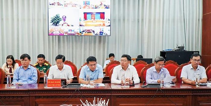Đại biểu các sở, ngành và địa phương tham dự hội nghị triển khai Chiến dịch 100 ngày xử lý các điểm nghẽn về chuyển đổi số tại Cà Mau - Ảnh: VGP/LS