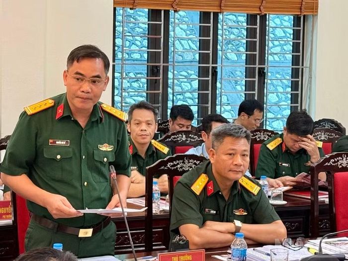 Các đơn vị Quân đội tham luận về vận động nhân dân chấp hành pháp luật.