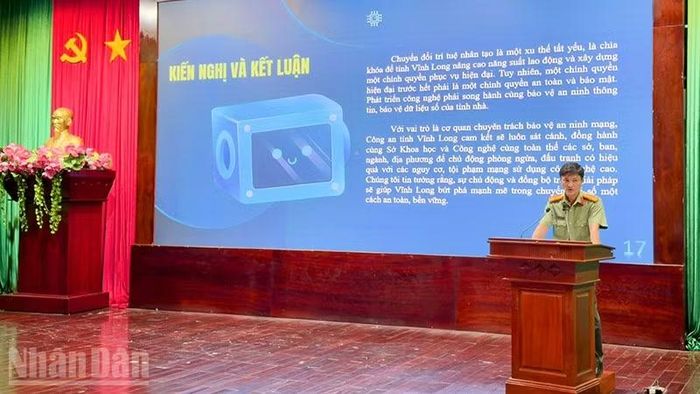 Công an tỉnh tham luận tại hội thảo.