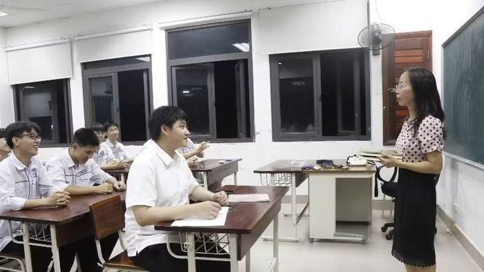 Tập trung tiếp thu đầy đủ kiến thức thầy cô truyền đạt ngay trên lớp là một trong những bí quyết học tập của Tạ Ngọc Minh.