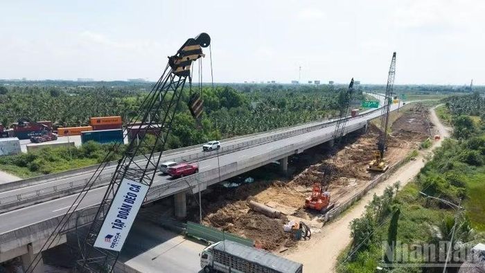 Liên danh các nhà thầu.