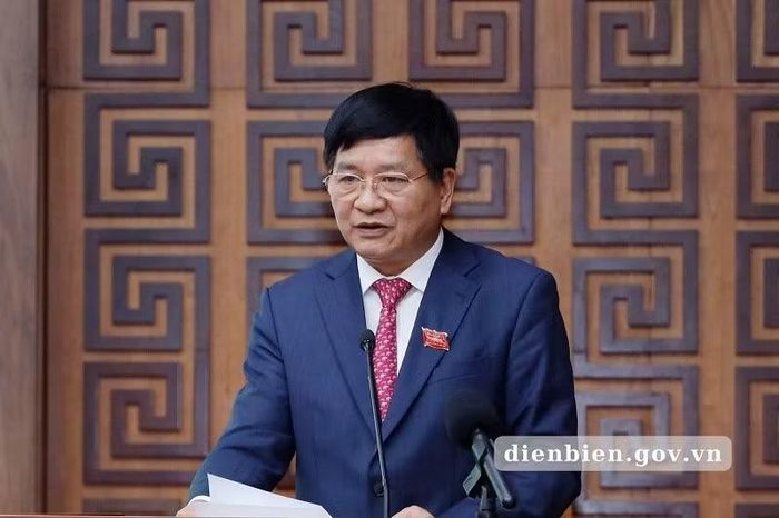 Đồng chí Lê Thành Đô, Chủ tịch Hội đồng nhân dân tỉnh Điện Biên phát biểu tại kỳ họp. (Ảnh: CỔNG THÔNG TIN ĐIỆN BIÊN)