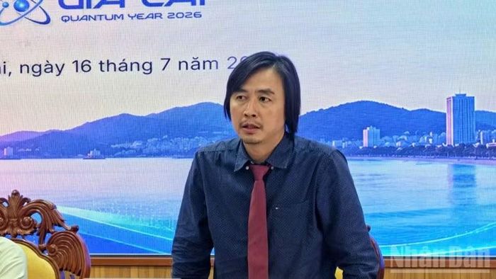 Ông Nguyễn Lương Quang, Giám đốc Phụ trách nghiên cứu và Phát triển Mạng lưới Công nghệ lượng tử Việt Nam (VNQuantum), Viện trưởng Thiên văn và Viễn thông không gian (IASC) giải đáp những thắc mắc liên quan lượng tử và ứng dụng điện toán lượng tử.