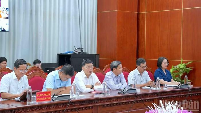 Các sở, ngành và các địa phương trong tỉnh được yêu cầu khẩn trương cụ thể hóa các kế hoạch của Tỉnh ủy và Ủy ban nhân dân tỉnh vào thực tiễn ngành, địa phương mình phụ trách.