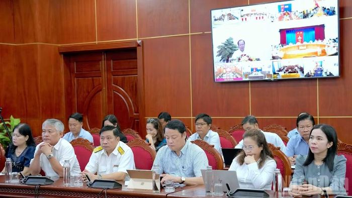 Các đại biểu tại hội nghị được quán triệt nội dung hai Công văn trọng tâm (số 700 và 701) của Ban Thường vụ Tỉnh ủy, và Kế hoạch số 05 của Ban Chỉ đạo tỉnh Cà Mau.