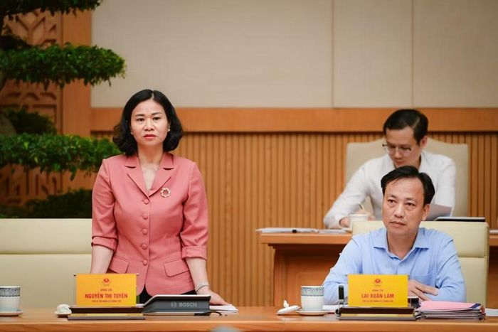 Đồng chí Nguyễn Thị Tuyến, Ủy viên Trung ương Đảng, Phó Bí thư Đảng ủy Chính phủ, tham gia phát biểu ý kiến. (Ảnh: BẢO LONG)