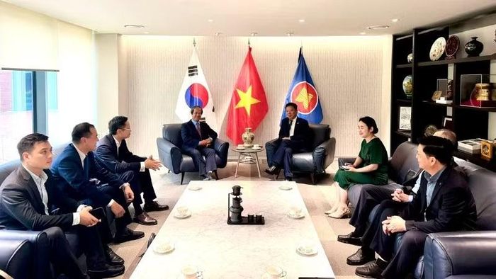 Toàn cảnh buổi tiếp.