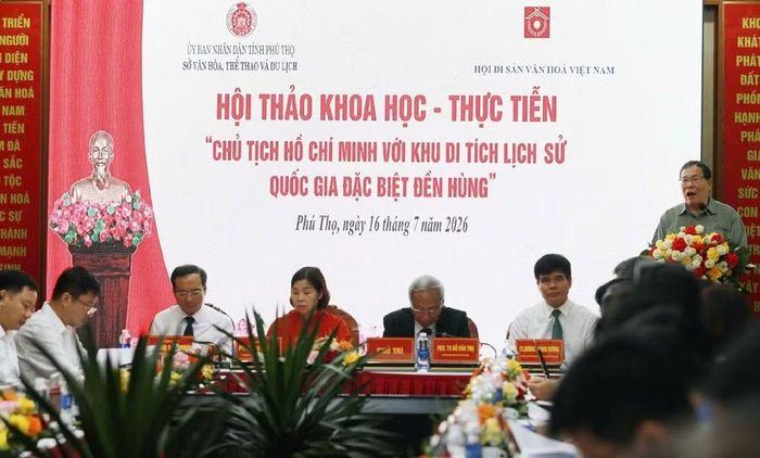 Lãnh đạo tỉnh Phú Thọ và Hội Di sản Văn hóa Việt Nam chủ trì buổi hội thảo.