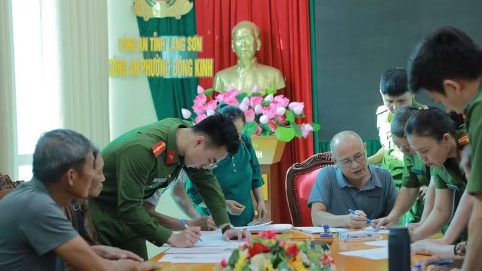 Công tác lấy thông tin thân nhân liệt sĩ được thực hiện cẩn trọng, kỹ lưỡng.