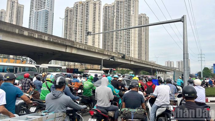 Đến nay, gần 5.000 camera AI đã được Công an thành phố Hà Nội đưa vào vận hành, phục vụ bảo đảm an ninh, trật tự và xử lý các điểm nghẽn về giao thông, đô thị, môi trường.
