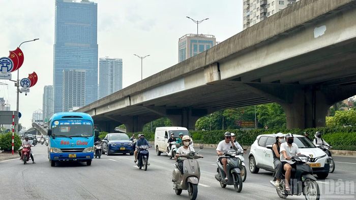 Nhờ cập nhật thông tin giao thông theo thời gian thực, người dân có thể chủ động điều chỉnh lộ trình, tránh các điểm ùn tắc và di chuyển thuận tiện hơn.