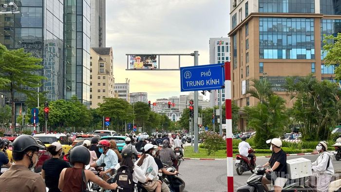 Hệ thống được kết nối trực tiếp với Trung tâm Thông tin chỉ huy giao thông của Công an thành phố Hà Nội, bảo đảm dữ liệu được cập nhật liên tục.