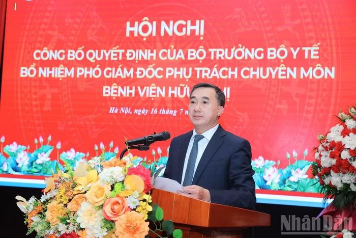 Thứ trưởng Y tế Trần Văn Thuấn phát biểu chỉ đạo tại hội nghị.