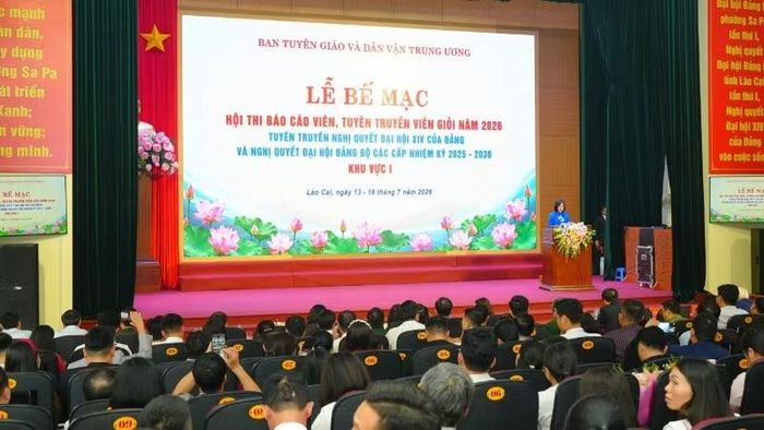 Quang cảnh lễ bế mạc hội thi.
