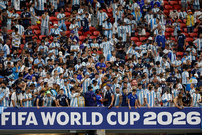 Các cổ động viên Argentina sẵn sàng "tiếp lửa" cho đội nhà. Ảnh: AP