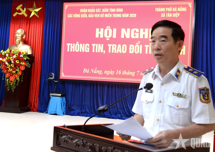 Trung tướng Bùi Quốc Oai phát biểu tại hội nghị.