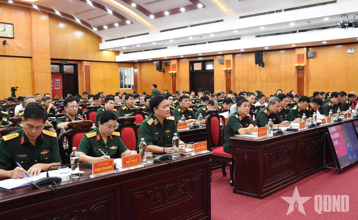 Các đại biểu dự hội thảo. 