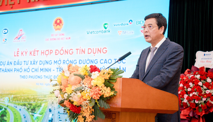  Thứ trưởng Bộ Xây dựng Bùi Xuân Dũng phát biểu tại lễ ký kết.