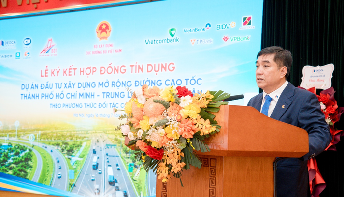  Ông Hồ Minh Hoàng, Chủ tịch Hội đồng quản trị Tập đoàn Đèo Cả phát biểu tại lễ ký kết.
