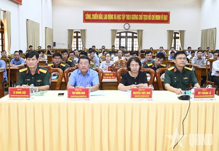 Đại biểu tham dự hội nghị.