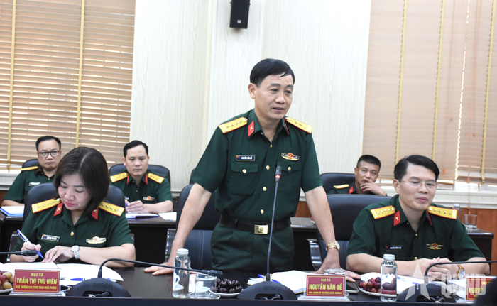  Đại tá Nguyễn Văn Đề phát biểu tại hội nghị. 