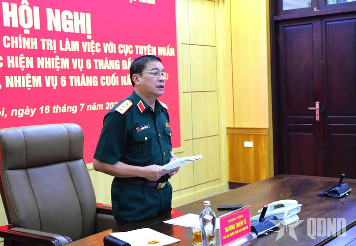 Thượng tướng Trương Thiên Tô, Phó chủ nhiệm Tổng cục Chính trị phát biểu tại hội nghị.